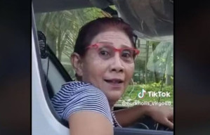 Setir Pick Up sambil Minta Rokok, Susi Pudjiastuti Viral lagi
