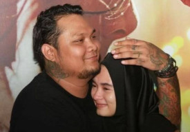 Lewat Ustaz Derry, Istri Virgoun Minta Balikan