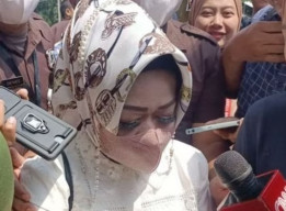 Usai Diklarifikasi KPK, Kadinkes Lampung Tertunduk dan Bungkam