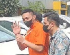 Segera Diadili, Mario Dandy Tersenyum sambil Lambaikan Tangan