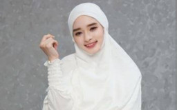 Inara Rusli Dihujat gegara Kelihatan Kakinya