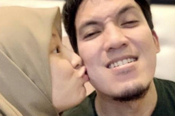 Desta Resmi Berstatus Duda