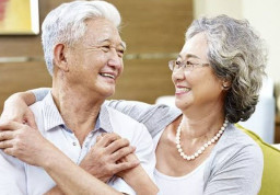 Pasangan Lansia Harus Tetap Aktif Bercinta, Ini Alasannya