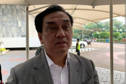 Dukung dan Temui Prabowo, PDIP Bakal Beri Sanksi pada Effendi Simbolon