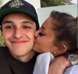 Setelah 2 Tahun Menikah, Ariana Grande dan Delton Gomez  Cerai