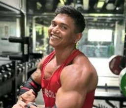 Usai Tertimpa Barbel 210 kg, Justyn Vicky Masih Sadar
