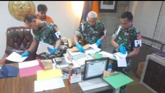 Kompak Geledah Kantor Kabasarnas, TNI dan KPK Sita Dokumen  Penting