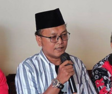 PSI Merapat ke Prabowo, Guntur Romli Tempel Ketat Ganjar Pranowo