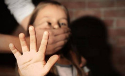 Kecanduan Video Porno, Guru Pesantren Cabuli Santriwatinya di Ruang Tamu