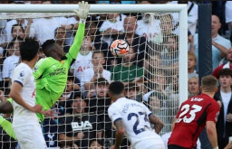 Tottenham Cukur Habis MU 2-0