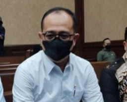 Tak Cuma Terima Gratifikasi Rp 16,6 M, Rafael Alun juga Didakwa Terima Rp 83 M