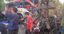 Hindari Emak-Emak Menyeberang, Dua Bus Tabrakan di Ngawi, 4 Orang Tewas