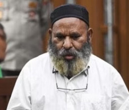 Lukas Enembe Ngamuk di Ruang Sidang, Kuasa Hukum: Cek Tensi Darahnya