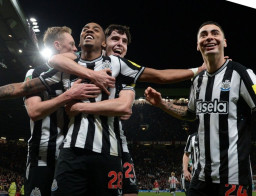 MU Keok lagi di Kandang, Dibantai Newcastle 0-3