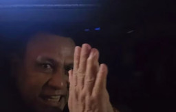 Tak Ditahan usai Diperiksa 11 Jam, Firli Bahuri Tersenyum Sumringah