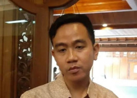 Gibran Dituding Pura-Pura Tak Dengar Penanya