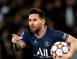 Messi Dipanggil 'Si Pengkhianat' oleh Fans PSG