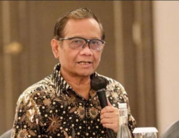 LSI: Masyarakat Percaya Mahfud