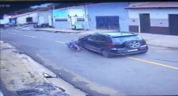 Tabrak Motor, Mobil Ludes Terbakar