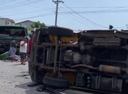 Tronton vs Mazda, Ini yang Terjadi