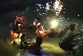 Becak Nyemplung Saluran Irigasi, Bayi Usia Sebulan Tewas