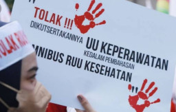 Dok! DPR Sahkan RUU Kesehatan