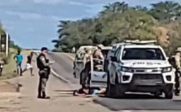 Terobos Pemeriksaan Polisi, Mobil Dihujani Tembakan, 3 Orang Tewas