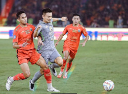 Main dengan 10 Pemain, Persebaya Dilakalahkan Persija