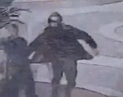 Pria Berkacamata Hitam Masuk Mall, Tusuk Pengunjung, 13 Luka dan 1 Tewas