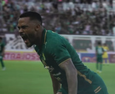Lima Laga Beruntun Tak Pernah Menang, Persebaya Terpuruk