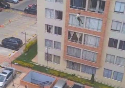 Selamatkan Diri dari Guncangan Gempa, Maria Jatuh dari Jendela Kamar Apartemen