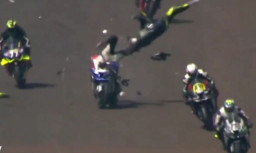 Tabrakan Beruntun, Dua Pembalap Moto1000GP Tewas