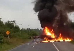 Tabrakan dengan Truk Diesel, Grand Max Terbakar