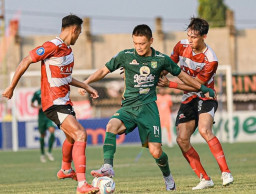 Bantai Persebaya 3-0, Madura United Kokoh di Puncak Klasemen
