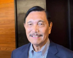Luhut Sakit, Dirawat di Singapura