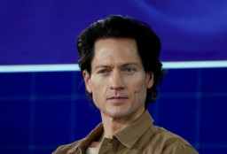 Miliarder Ini Rajin Setrum Alat Kelaminnya agar Berfungsi Seperti Remaja 18 Tahun