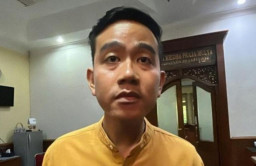 Hasto Pastikan PDIP "Tutup Buku"  Gibran