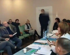 Anggota Dewan Lempar Granat di Tengah Rapat, Enam Kritis