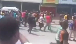 Hingga Malam Ini,  Jenazah Lukas Enembe Masih Diarak