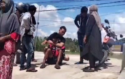 Habis Beli Bensin Eceran, Pemuda Ini Tak Mau Bayar tapi malah Langsung Pergi