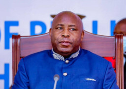 Presiden Perintahkan Lempari Batu Kaum Gay