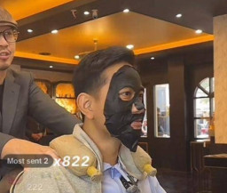 Beda dengan Anies, Gibran Live TikTok Sambil Pakai Masker Wajah