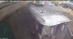 Rem Blong, Angkutan Umum Tabrak Banyak Kendaraan di Depannya, 2 Tewas