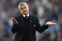 Manchester Ancur-ancuran, Solskjaer Tolak Lengser