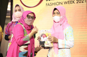 Gelar Workshop Fashion, Ketua TP PKK Surabaya: agar Ibu Rumah Tangga Percaya Diri