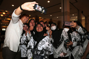 Pemkot Beri Beasiswa S1 dan Penguatan Wawasan untuk 200 Guru PAUD-TK se-Kota Surabaya