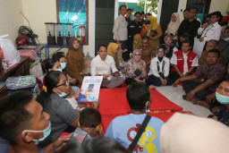 Penyintas Kebakaran Putat Jaya Surabaya Terima Bantuan Pemkot