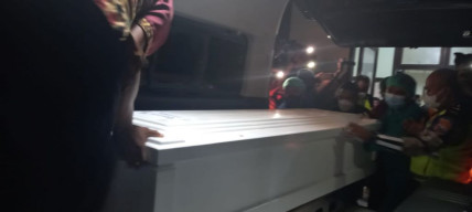 Lewat Jalur Darat, Pemberangkatan 2 Mobil Jenazah Vanesa Angel dan Suami Dikawal