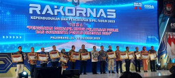 Pemkot Surabaya Raih Penghargaan Dukcapil Prima Award Kategori Jumlah Penduduk Besar