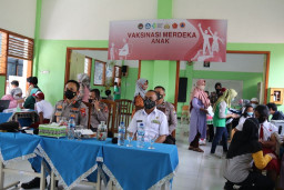 Kapolres Batu Ikuti Zoom Launching Vaksinasi Merdeka Anak